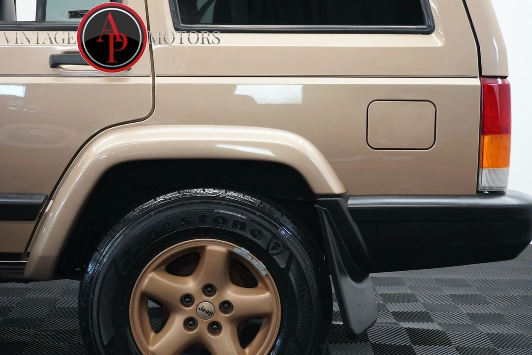 1999 Jeep XJ Cherokee - Image 13 of 31