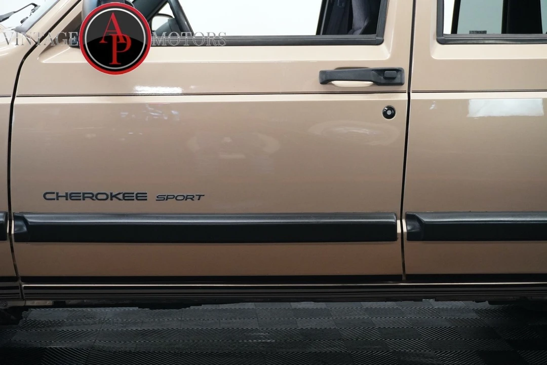 1999 Jeep XJ Cherokee - Image 12 of 31