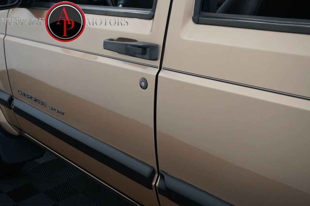 1999 Jeep XJ Cherokee - Image 21 of 31