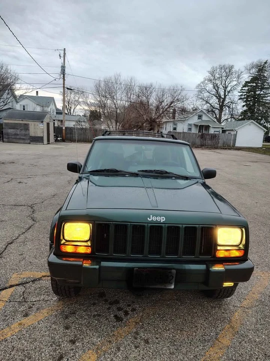 1999 Jeep XJ Cherokee - Image 2 of 10