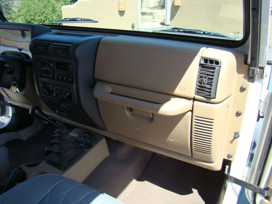 1999 Jeep TJ Wrangler - Image 17 of 31