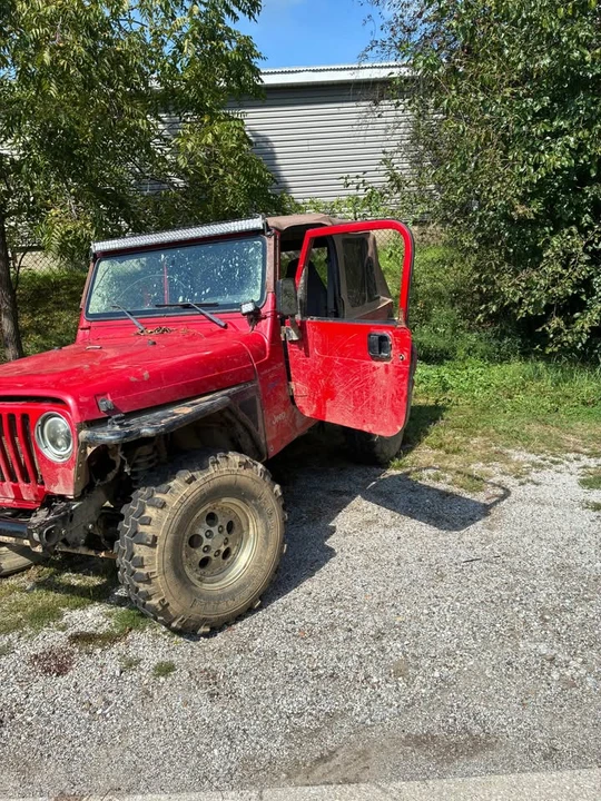 1999 Jeep TJ Wrangler - Image 2 of 3
