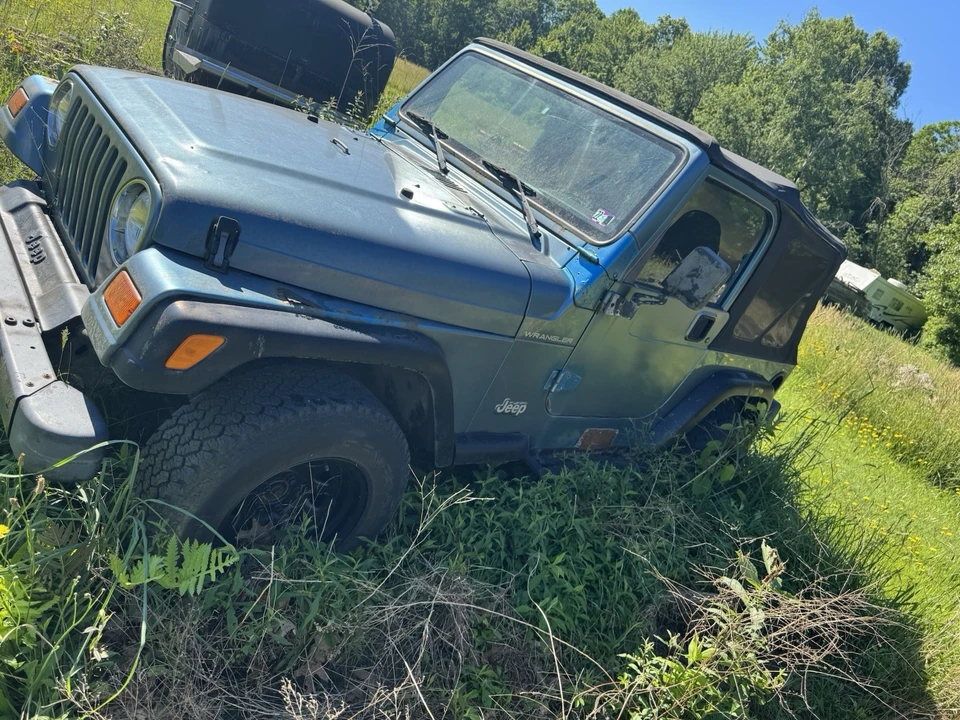 1999 Jeep TJ Wrangler - Image 2 of 4