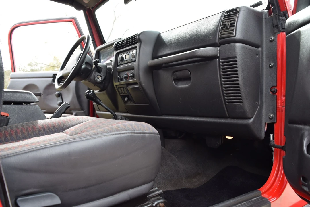 1999 Jeep TJ Wrangler - Image 17 of 20