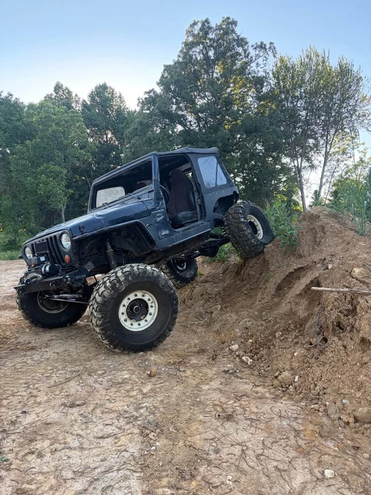 1999 Jeep TJ Wrangler - Image 2 of 3