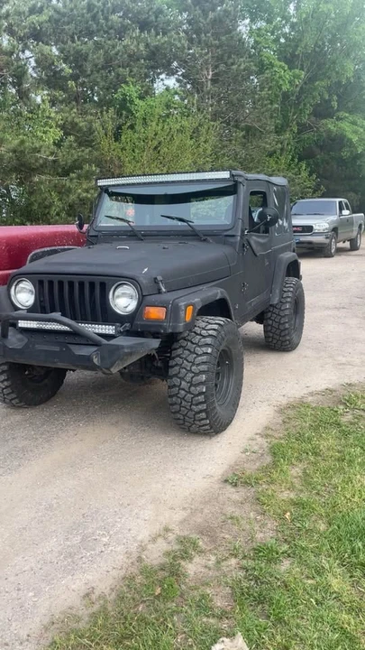 1999 Jeep TJ Wrangler - Image 2 of 3