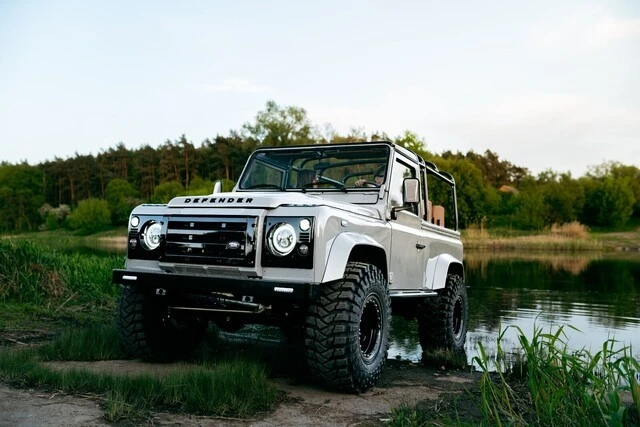 1999 Land Rover Defender 110 - Image 4 of 31