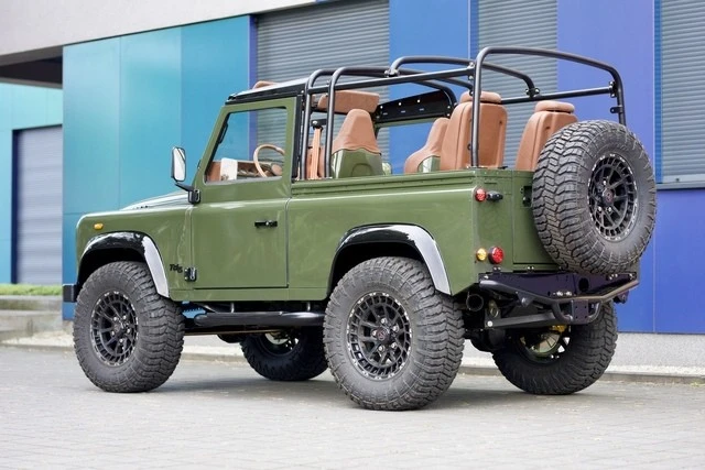 1999 Land Rover Defender 110 - Image 3 of 31