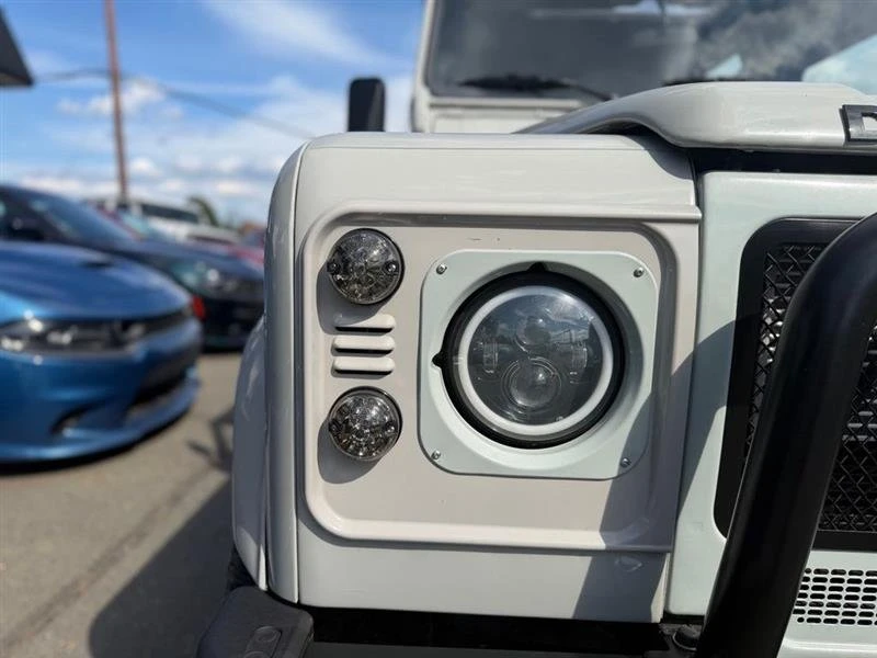 1999 Land Rover Defender 110 - Image 13 of 20