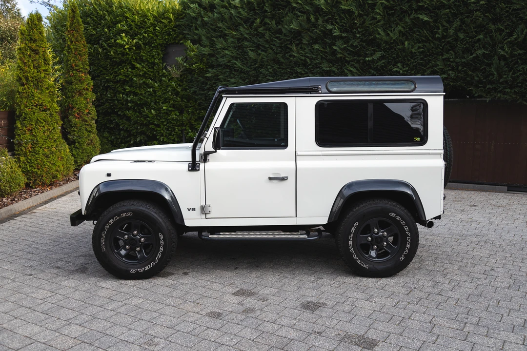 1999 Land Rover Defender 90 - Image 9 of 31