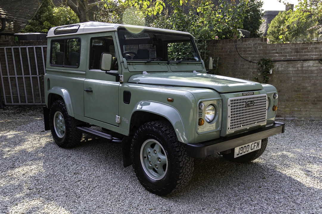 1999 Land Rover Defender 90 - Image 2 of 31