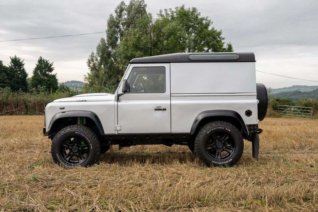 1999 Land Rover Defender 90 - Image 17 of 31