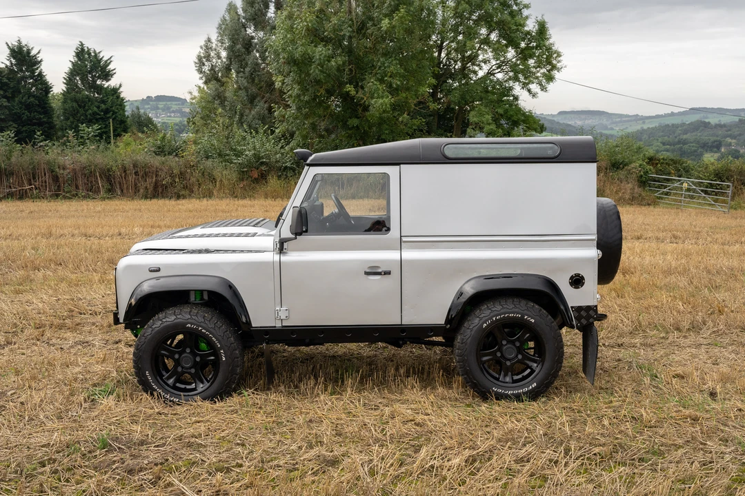 1999 Land Rover Defender 90 - Image 9 of 31