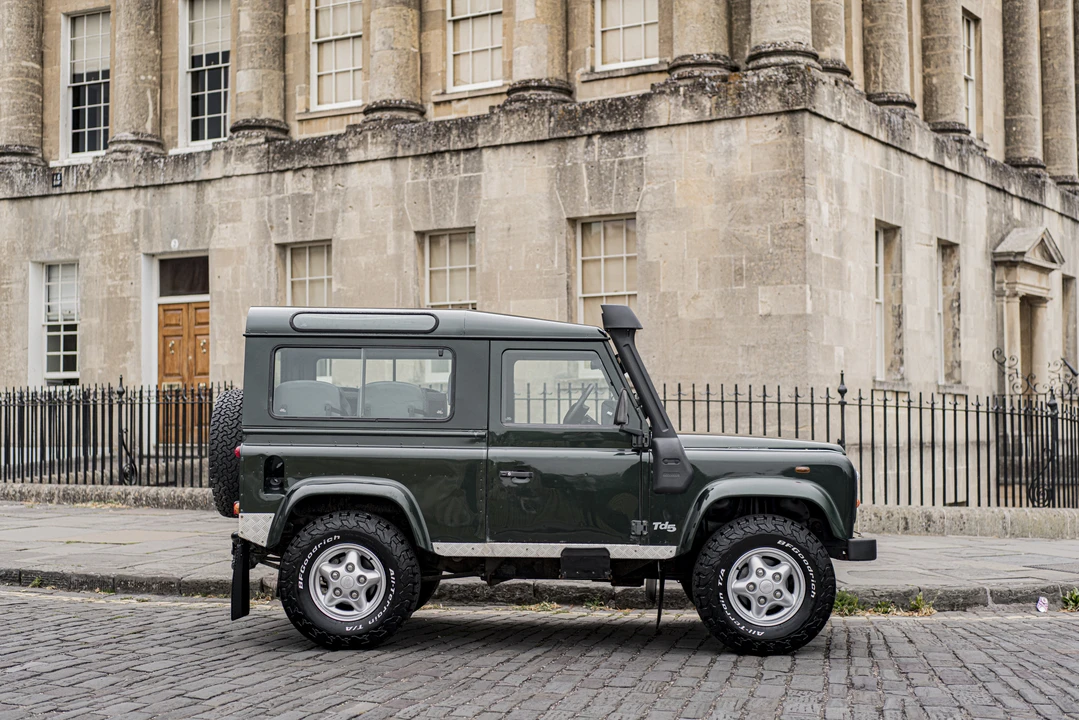 1999 Land Rover Defender 90 - Image 5 of 31