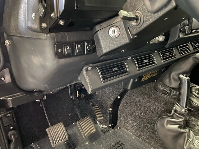 1999 Land Rover Defender 110 - Image 16 of 21