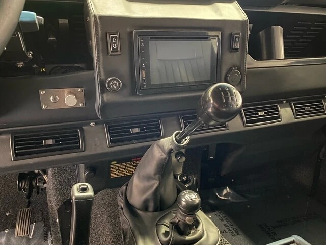 1999 Land Rover Defender 110 - Image 15 of 21