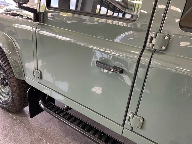 1999 Land Rover Defender 110 - Image 20 of 21