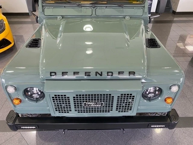 1999 Land Rover Defender 110 - Image 12 of 21