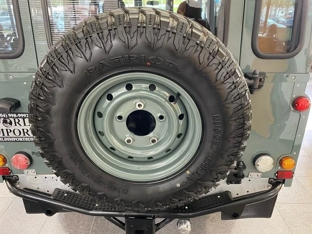 1999 Land Rover Defender 110 - Image 6 of 21