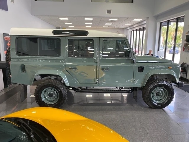1999 Land Rover Defender 110 - Image 9 of 21