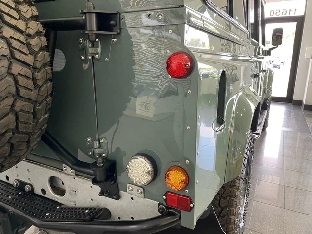 1999 Land Rover Defender 110 - Image 7 of 21