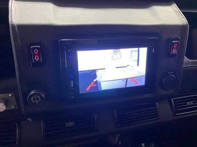 1999 Land Rover Defender 110 - Image 18 of 21