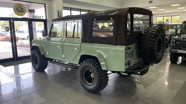 1999 Land Rover Defender 110 - Image 4 of 12
