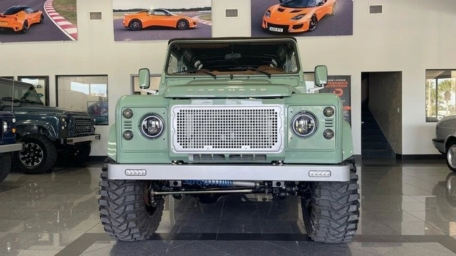 1999 Land Rover Defender 110 - Image 10 of 12