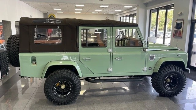 1999 Land Rover Defender 110 - Image 7 of 12
