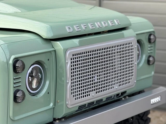 1999 Land Rover Defender 110 - Image 6 of 21