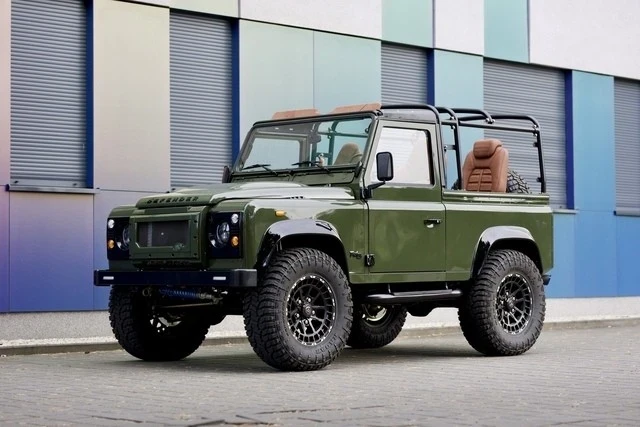 1999 Land Rover Defender 110 - Image 2 of 21