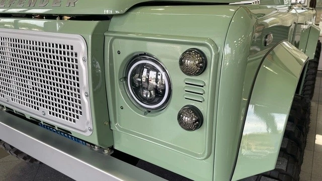 1999 Land Rover Defender 110 - Image 11 of 12
