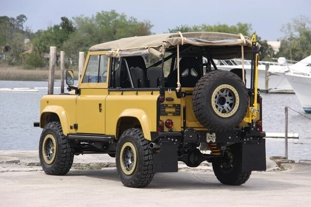 1999 Land Rover Defender 110 - Image 19 of 21