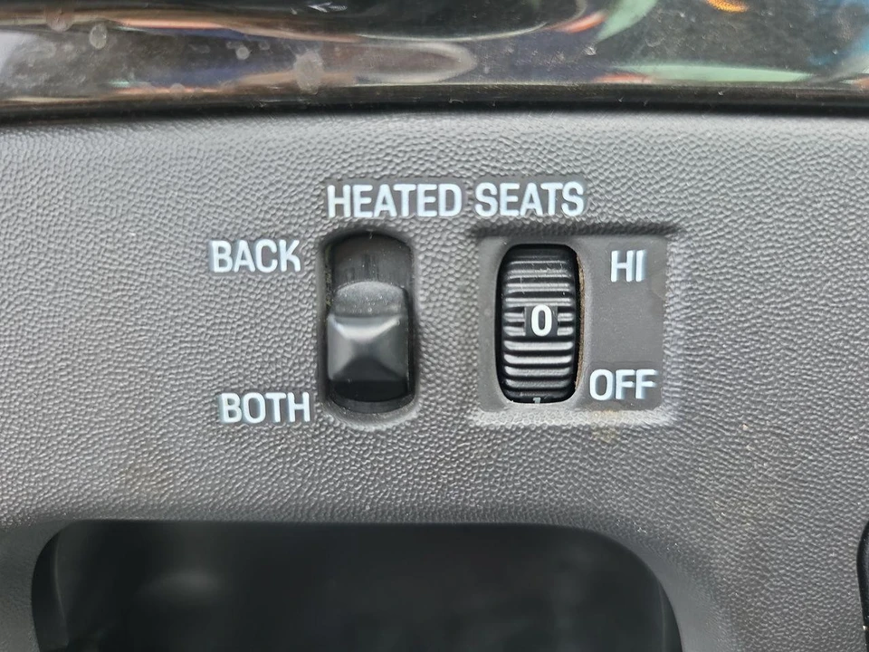 1999 Lincoln Town Car - Image 25 of 31