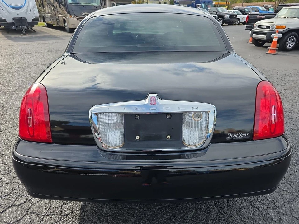 1999 Lincoln Town Car - Image 14 of 31