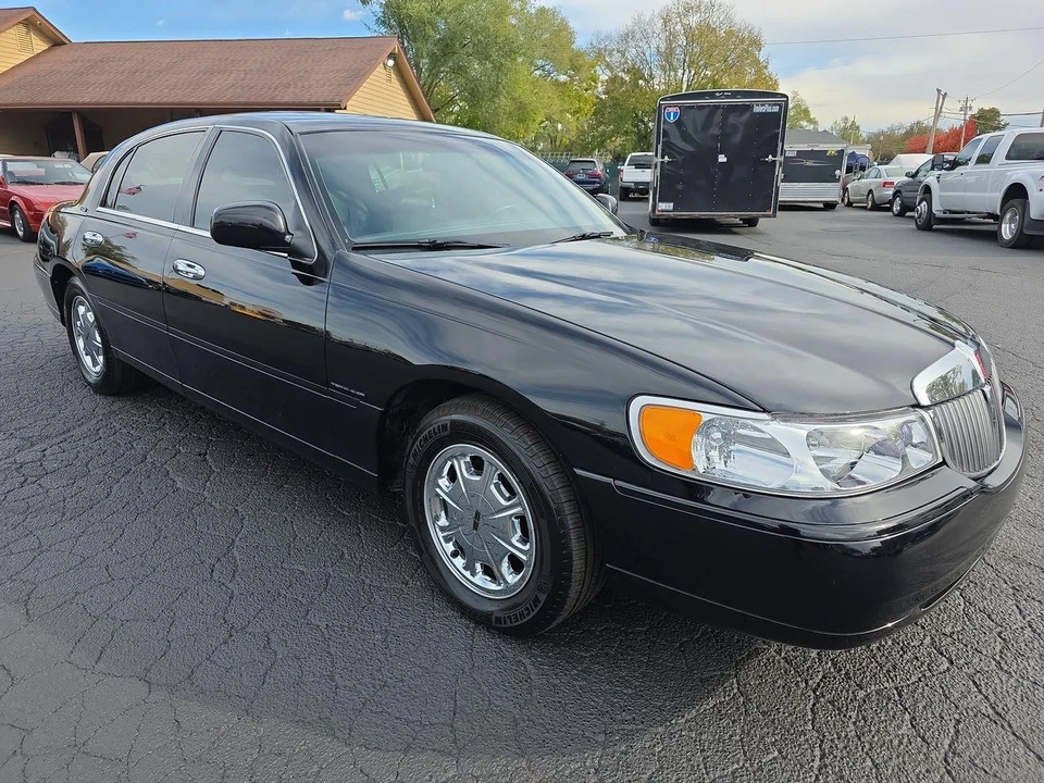 1999 Lincoln Town Car - Image 15 of 21