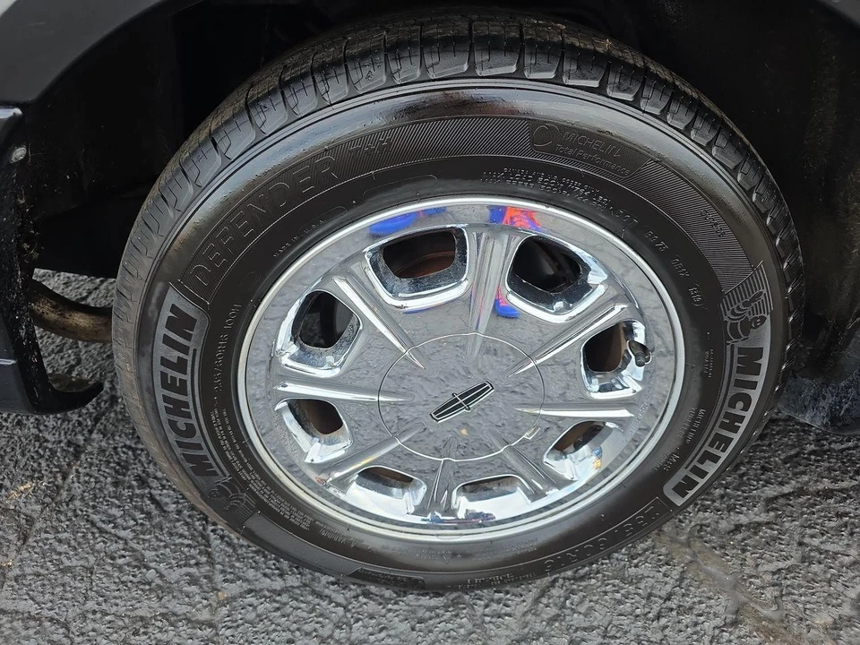 1999 Lincoln Town Car - Image 17 of 31