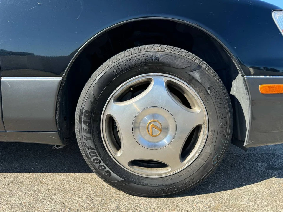 1999 Lexus LS 2nd Gen - Image 10 of 22