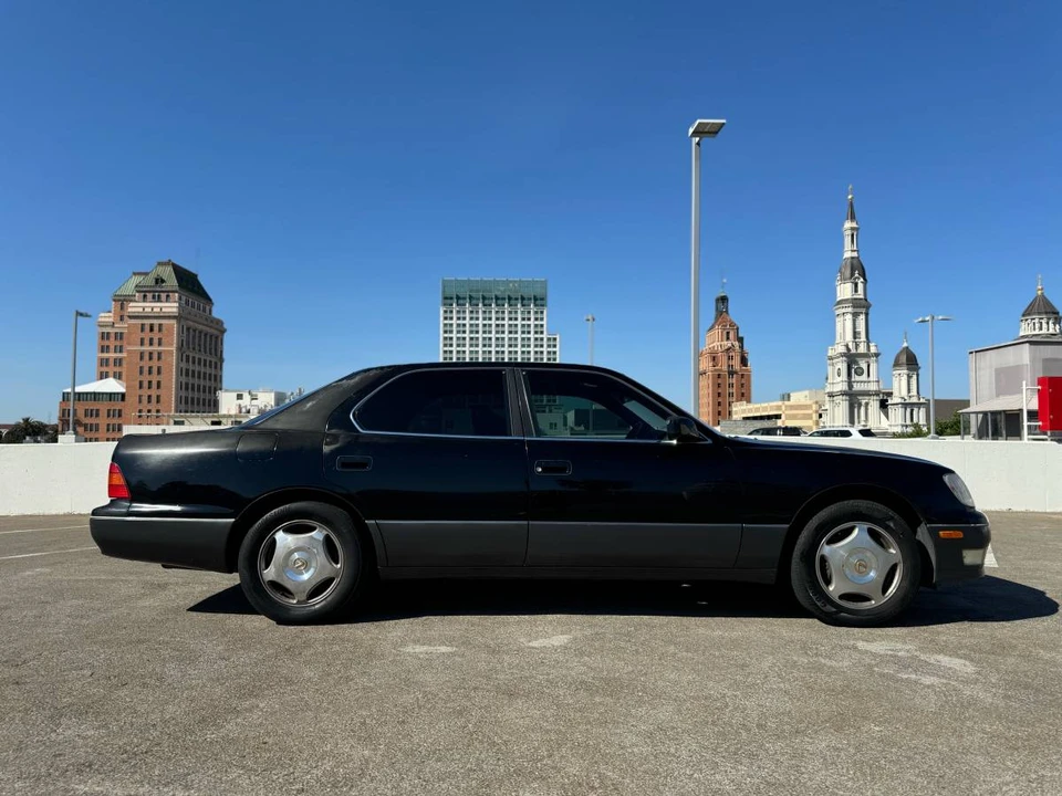 1999 Lexus LS 2nd Gen - Image 5 of 22