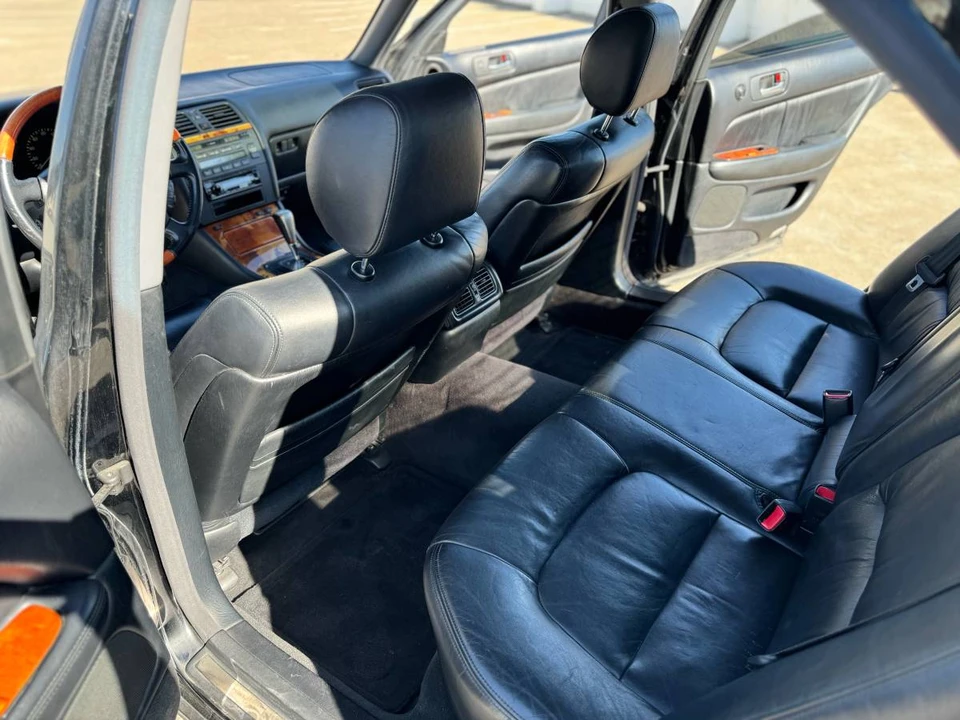 1999 Lexus LS 2nd Gen - Image 13 of 22