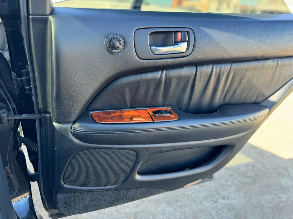 1999 Lexus LS 2nd Gen - Image 18 of 22