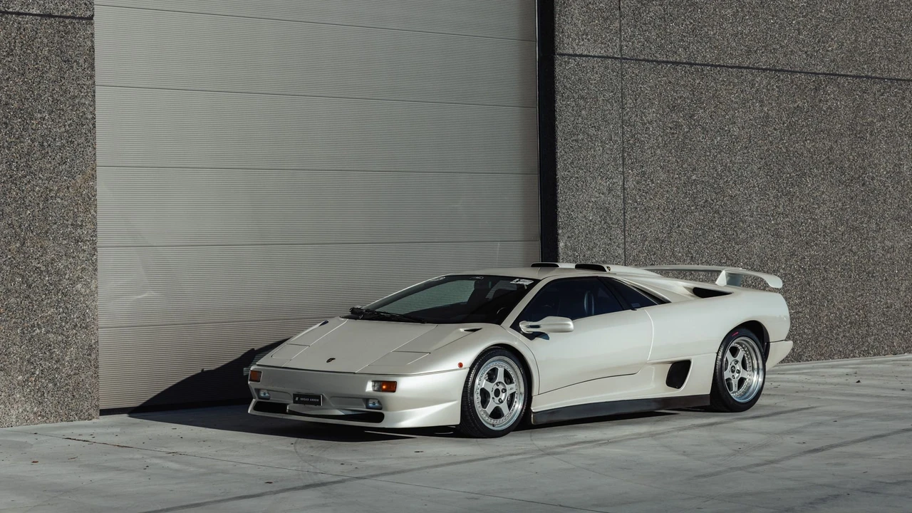 1999 Lamborghini Diablo SV - Image 18 of 31