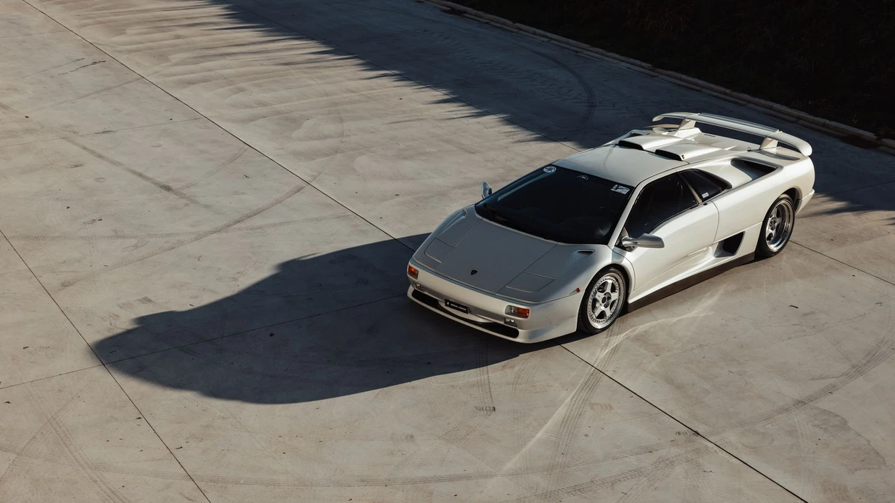 1999 Lamborghini Diablo SV - Image 12 of 31