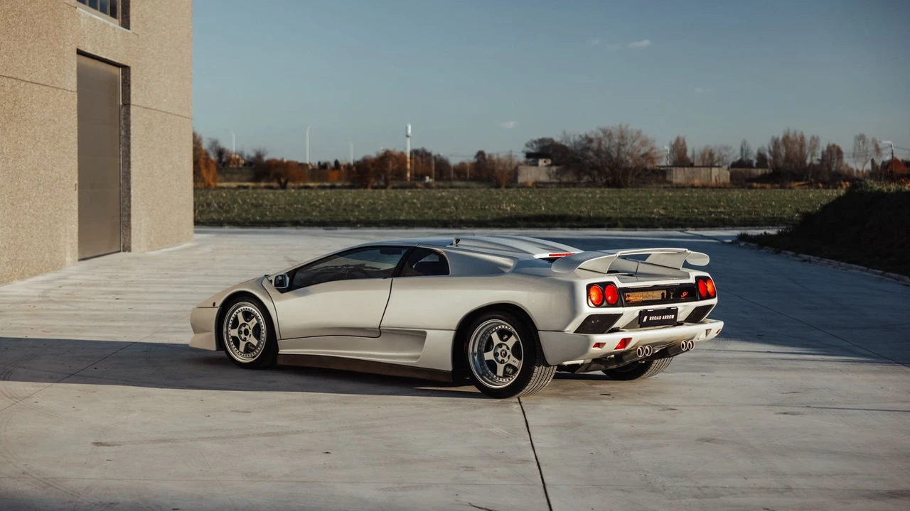 1999 Lamborghini Diablo SV - Image 24 of 31