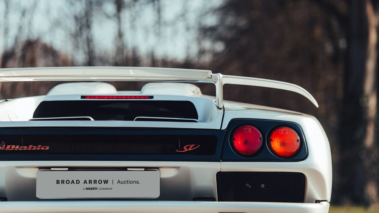 1999 Lamborghini Diablo SV - Image 9 of 31