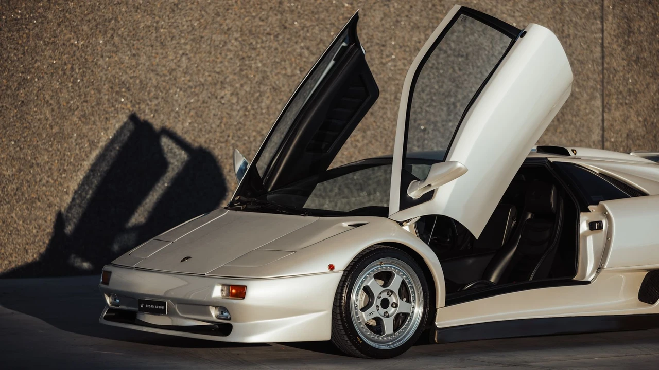 1999 Lamborghini Diablo SV - Image 29 of 31