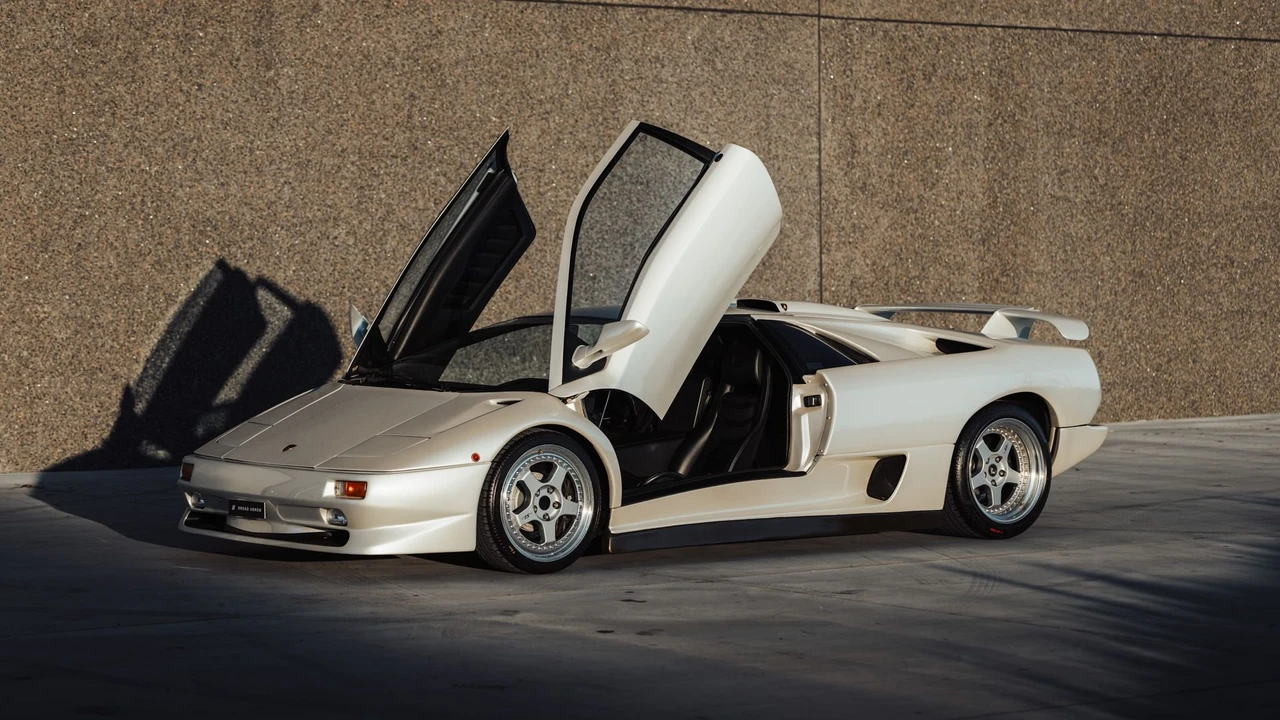 1999 Lamborghini Diablo SV - Image 28 of 31