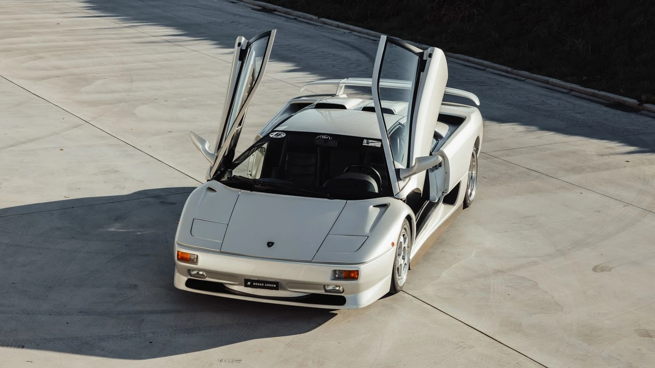 1999 Lamborghini Diablo SV - Image 14 of 31