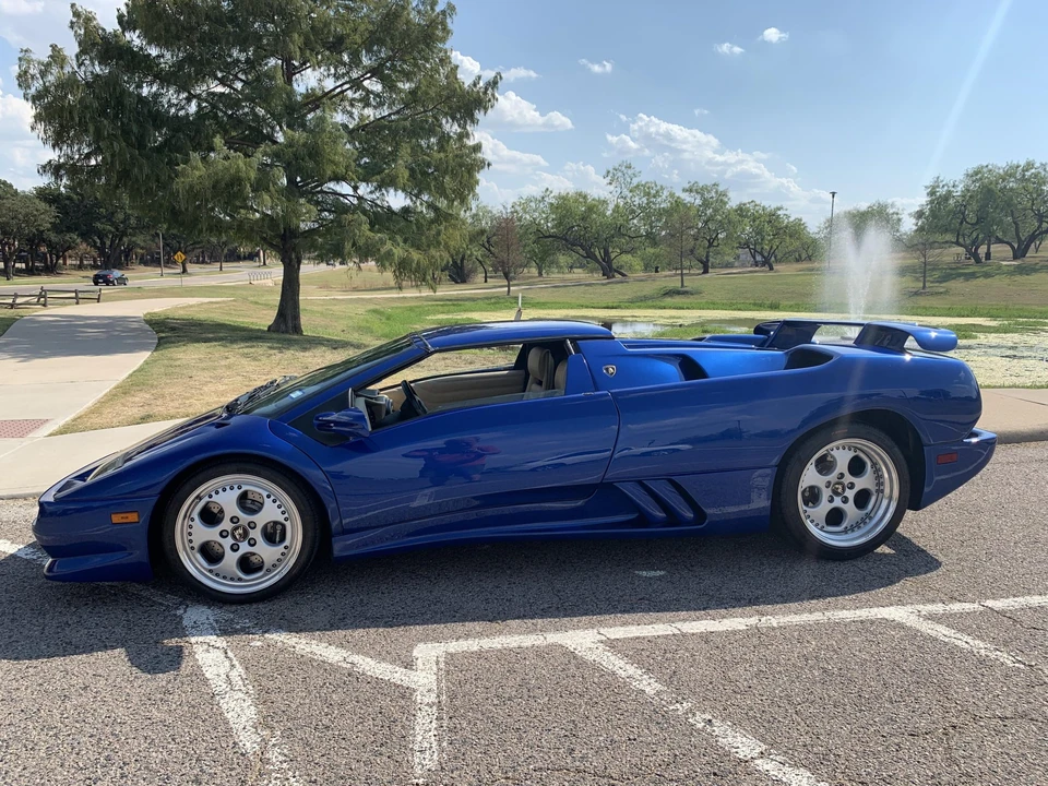 1999 Lamborghini Diablo VT - Image 10 of 31