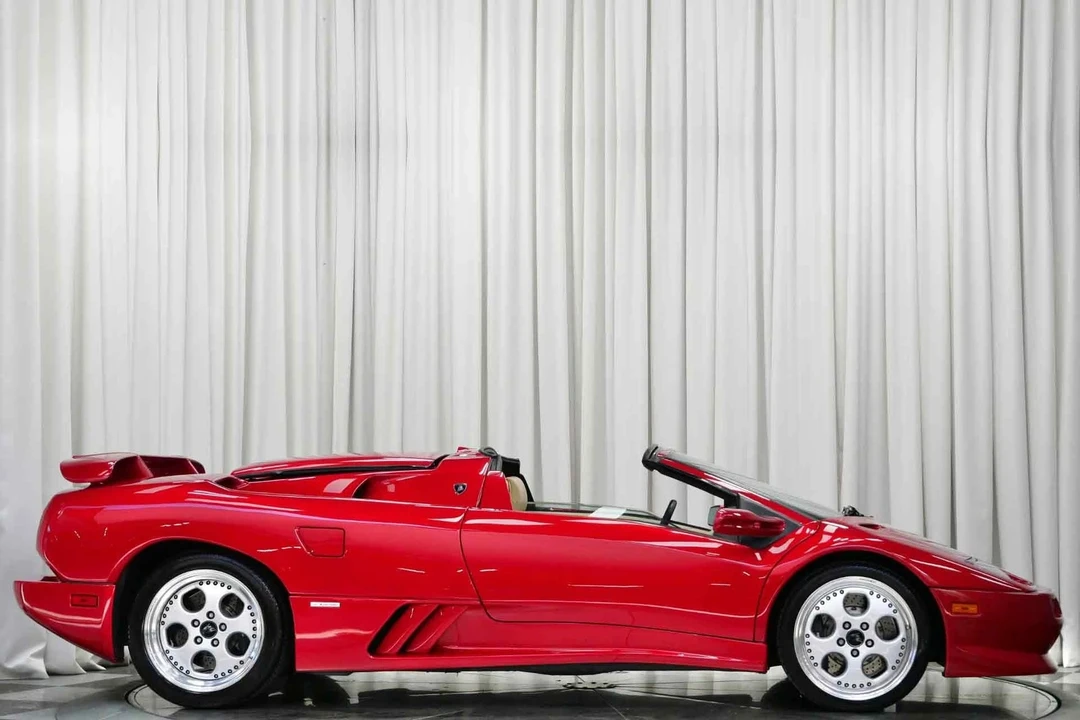 1999 Lamborghini Diablo VT - Image 2 of 21